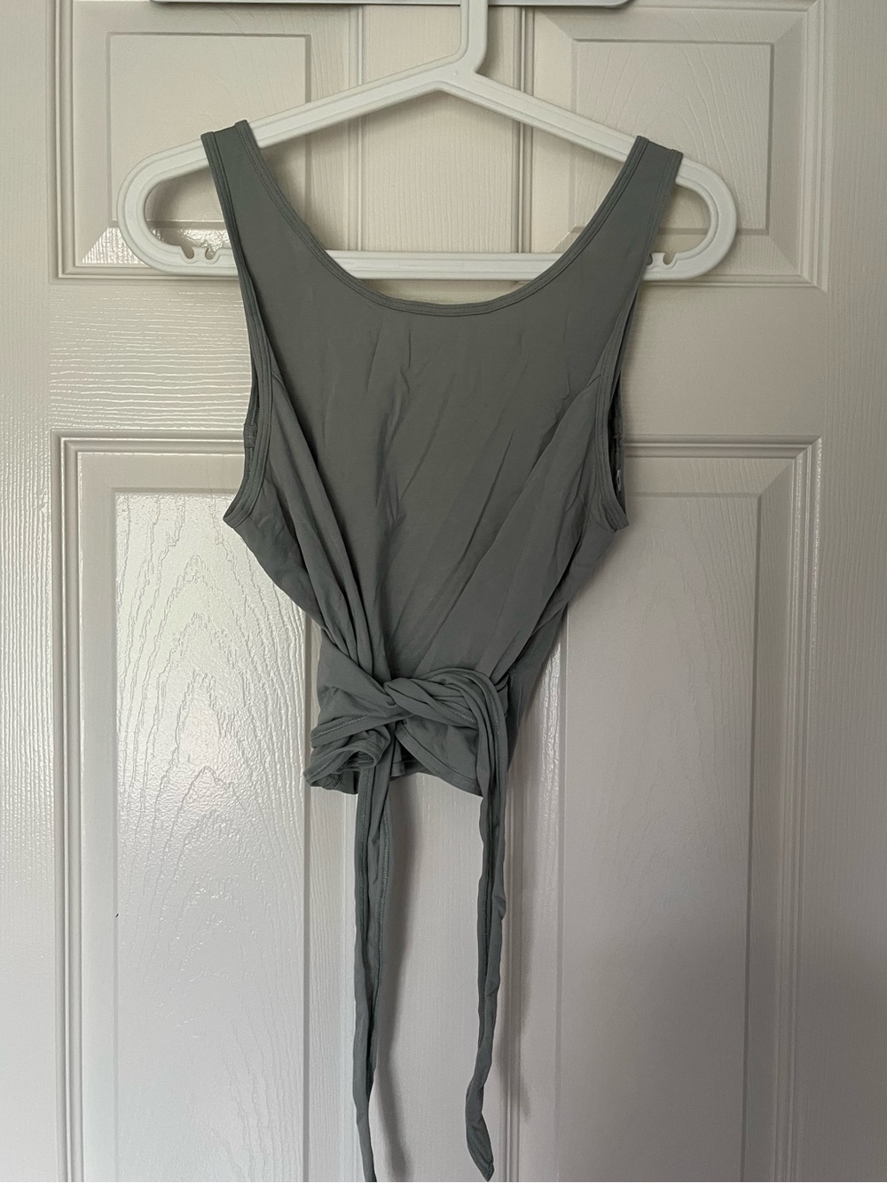 Lululemon it’s a tie tank top - size 6
